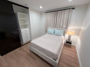 8141 Woodlake Ave, Canoga Park, CA 91304