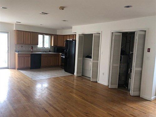 2nd image of 3629 Kennedy Blvd