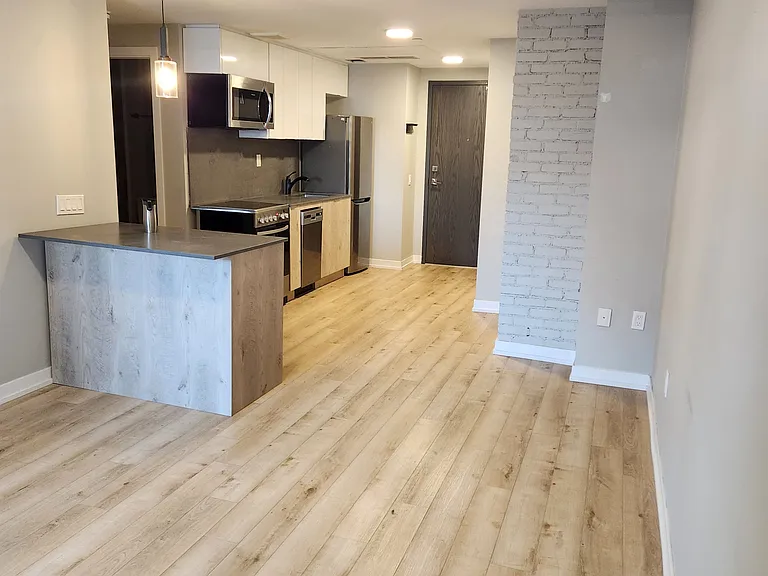 70 King St E #216 — Photo 3