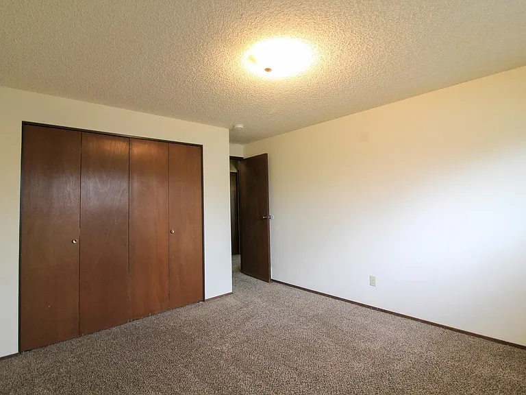 411 Snyder St — Photo 8