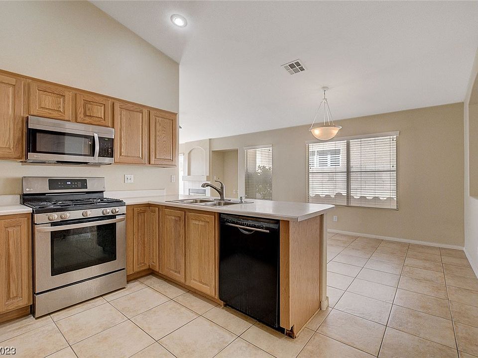 1st image of 694 Maccabe Ave