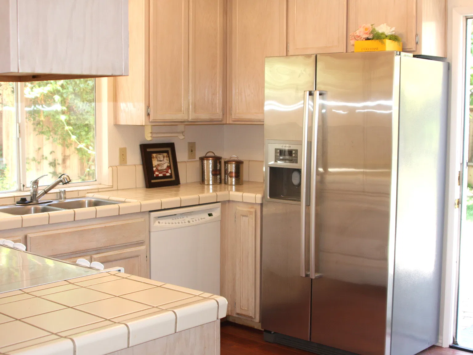 3 bed, 2.5 bath, 1750 sqft, $3,300 — Photo 4