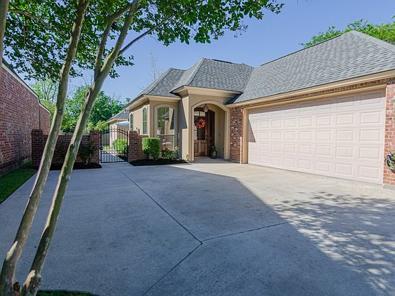 2nd image of 10218 Springtree Ave