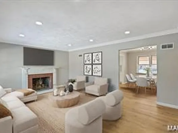 6902 Ira Ave, Saint Louis, MO 63121
