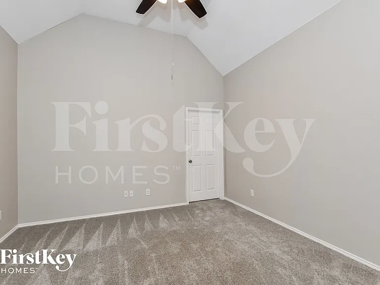 4203 Lucy Ln — Photo 7