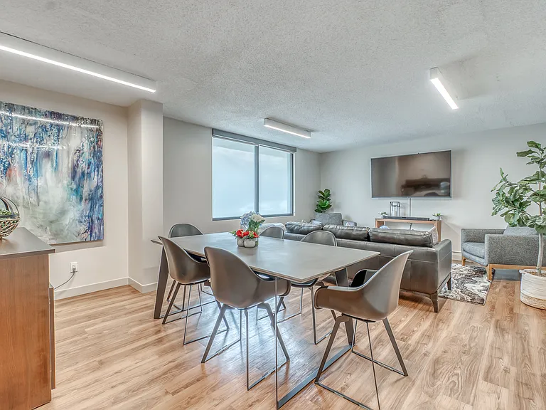 930 15th Ave SW — Photo 15