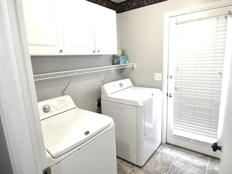 4400 Greensbury Dr — Photo 18