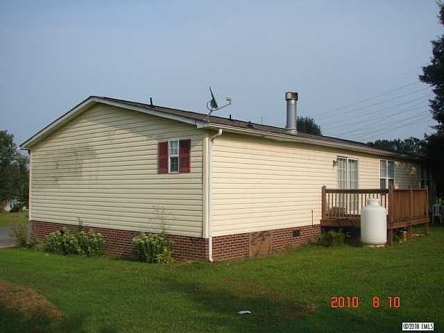 2nd image of 200 Forest Hollow Dr