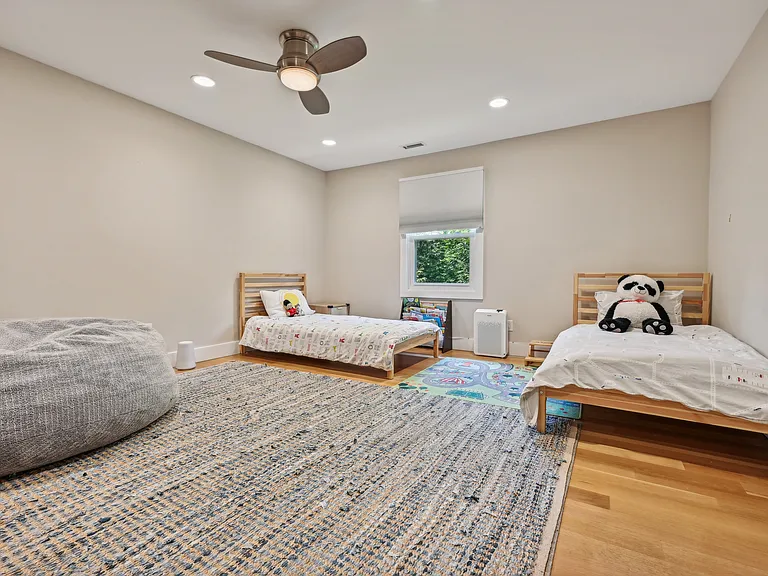 63 E Cedar St — Photo 18