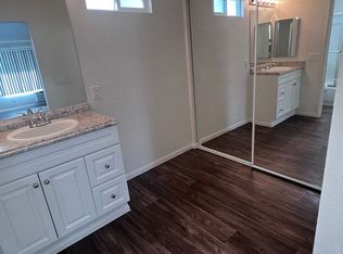10ub, Escondido, CA 92025