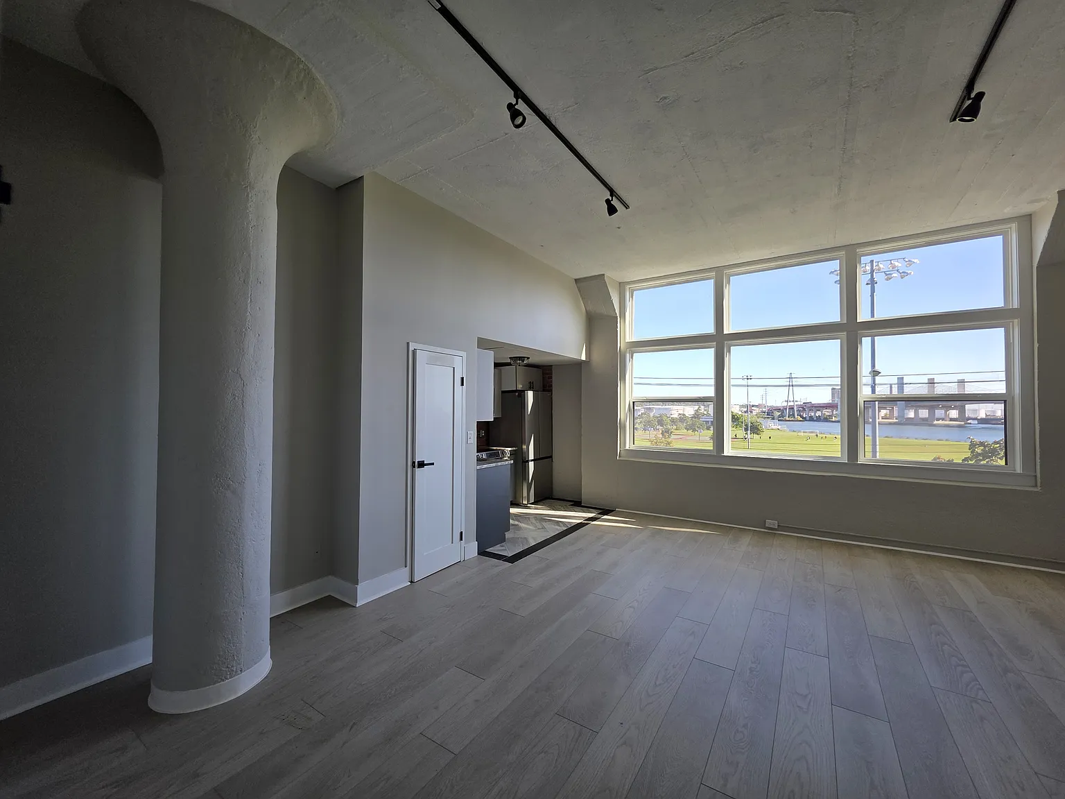 1 bed, $1,650 — Photo 4