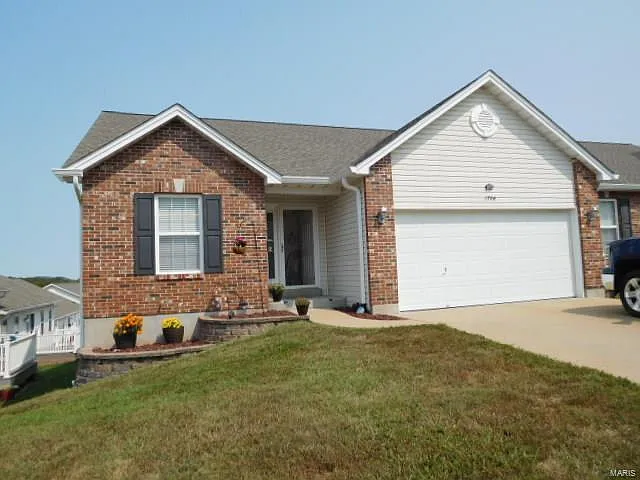 1704 Lexington Pl photo 1