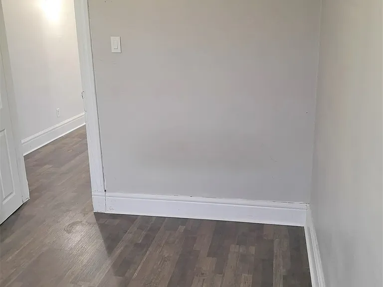 222 Horton St E — Photo 6