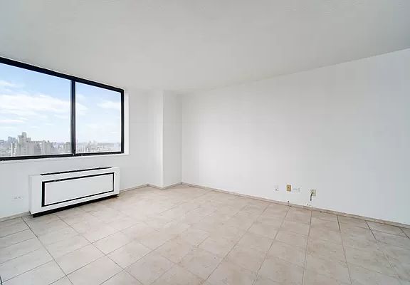 4th image of 275 W 96th St APT 30G