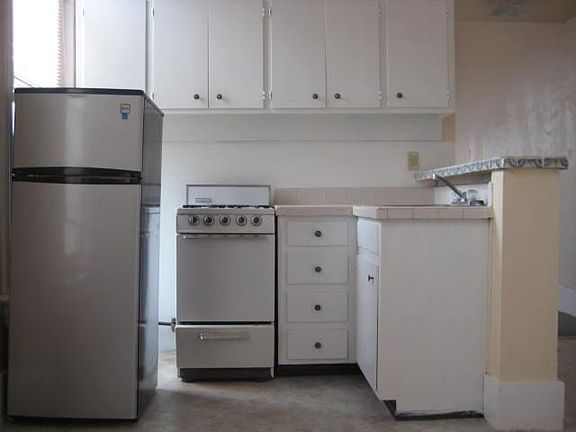 4th image of 703 N Texas St APT 4