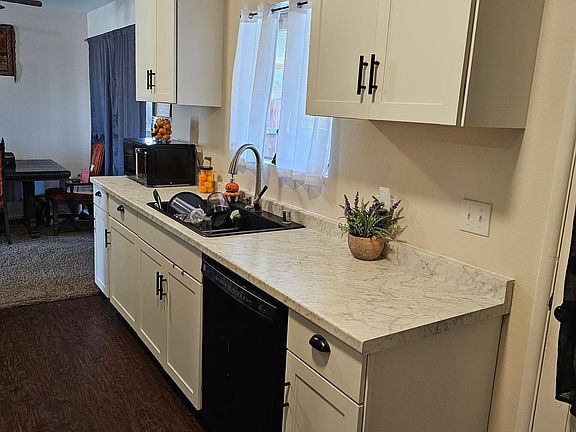 4th image of 26055 Camphorwood Ave