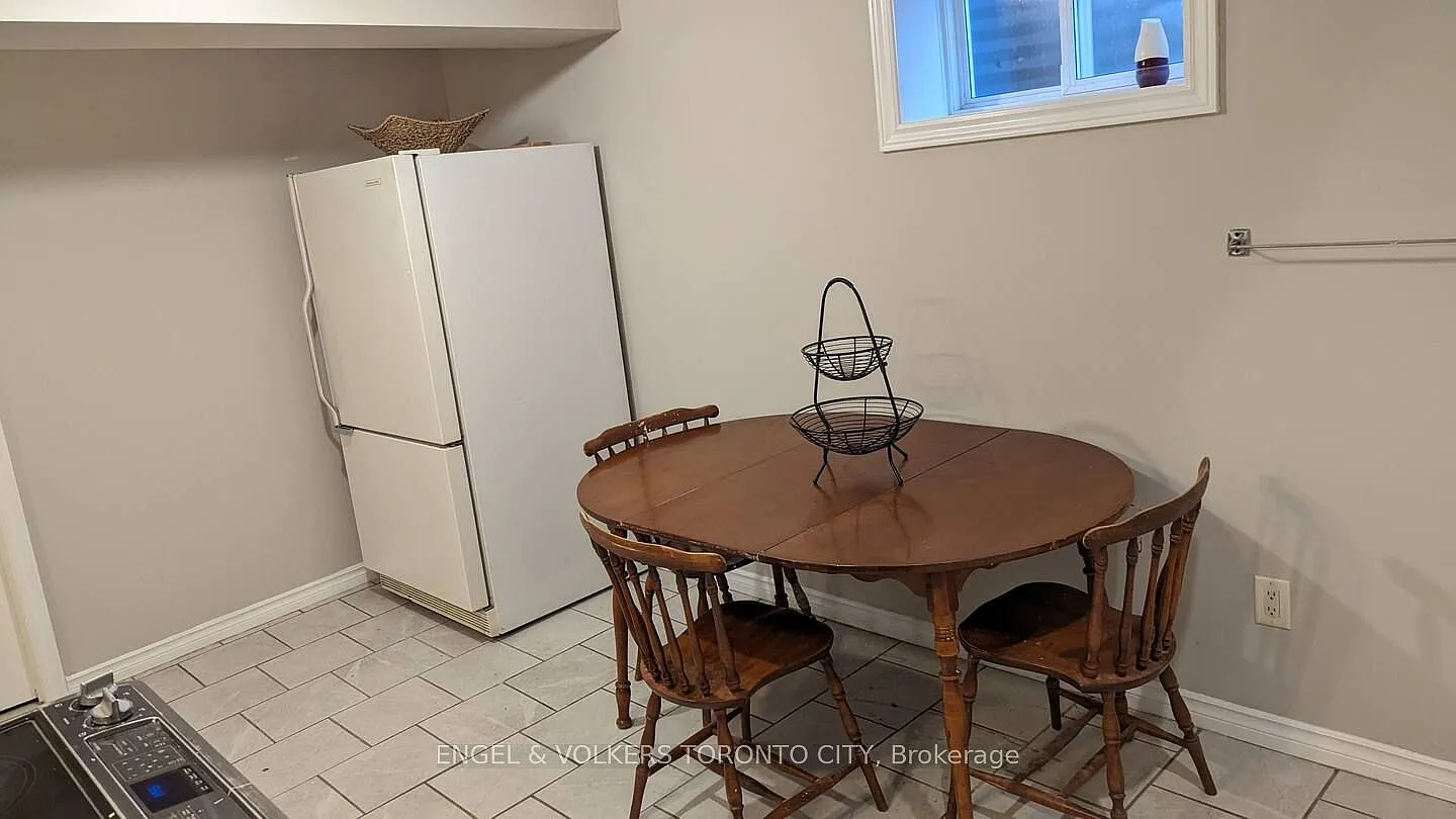 2 bed, $1,900 — Photo 4