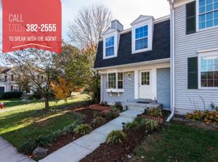 37 Huntley Ct, Sterling, VA 20165