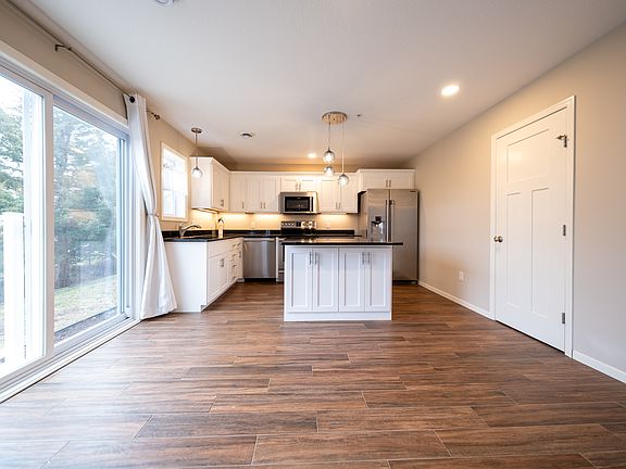 Dining Room & Kitchen