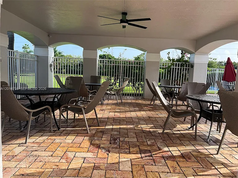 465 Somerset Way — Photo 44