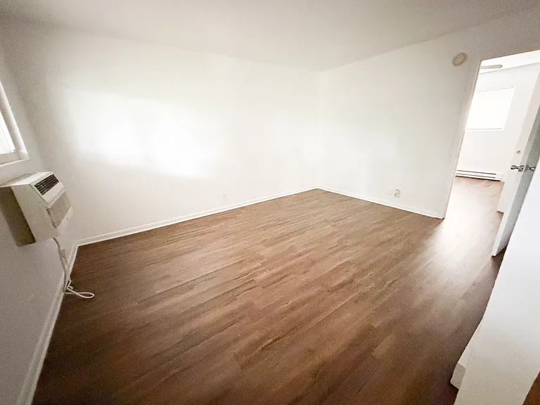 2014 Linden Ave #12 — Photo 6
