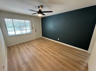 906 E 46th St APT B, Austin, TX 78751