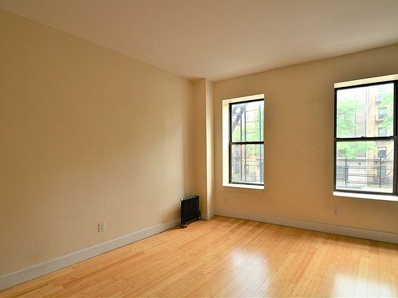 2nd image of 974 St Nicholas Ave APT 2b