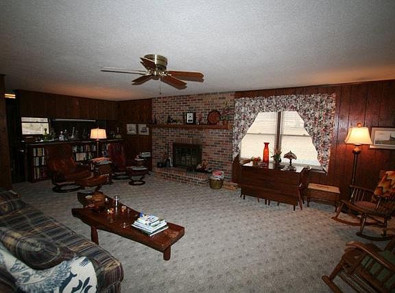 4th image of 181 Town & Country Dr