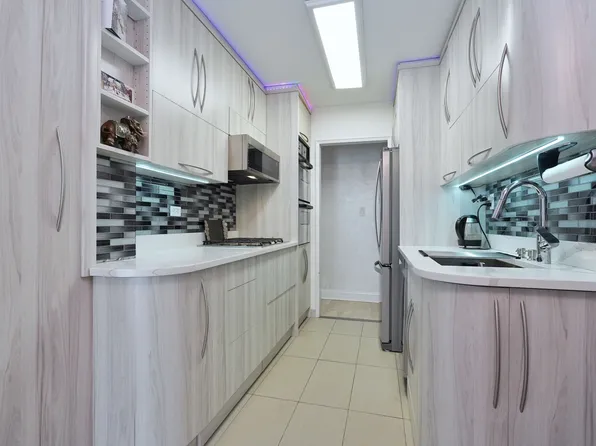 2711 Avenue X image 4 of 39