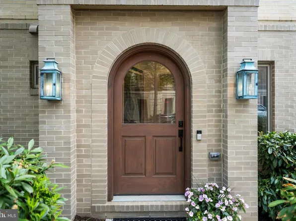 1717 V St NW, Washington, DC 20009