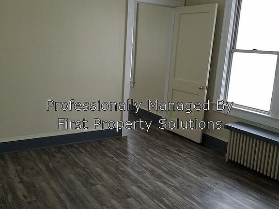 2nd image of 415 Woodlawn Ave