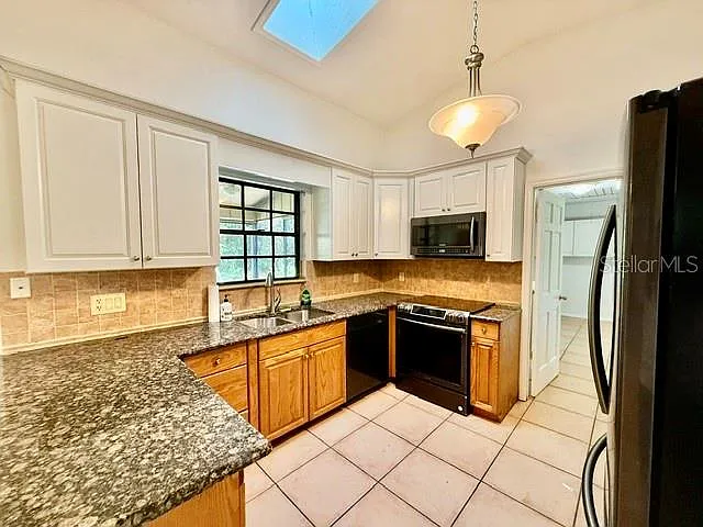 860 N Kansas Ave — Photo 6