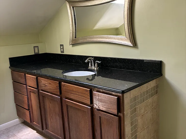 1321 Wood Ave #8 — Photo 6