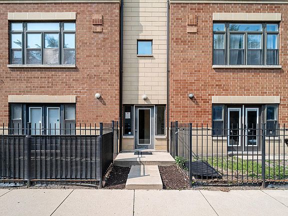 3rd image of 2316 W Bloomingdale Ave APT D
