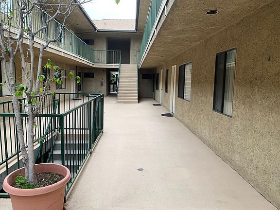 3rd image of 436 E Magnolia Blvd #107