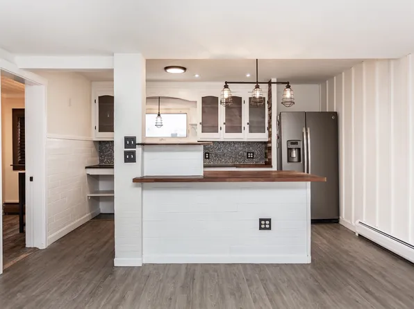 564 High St #1, Somerset, MA 02726