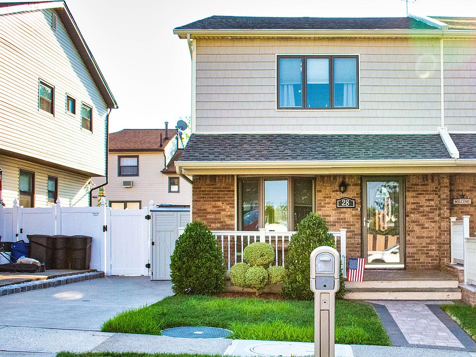 1st image of 28 Woehrle Ave