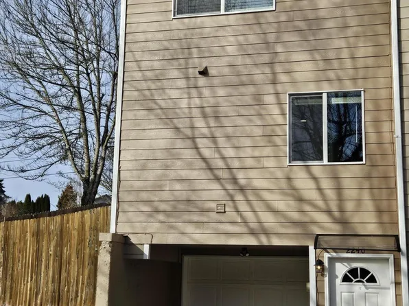 2240 Maplewood Dr S, Salem, OR 97306