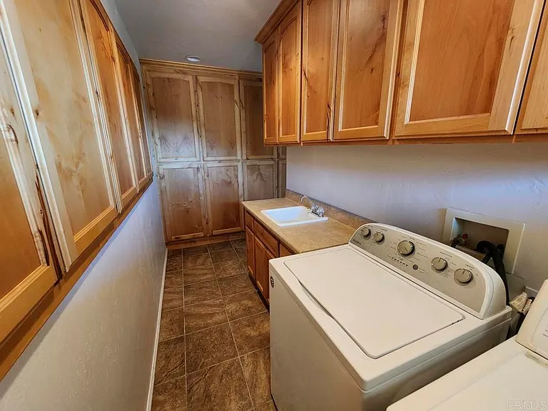 461 Manzanita Dr — Photo 23