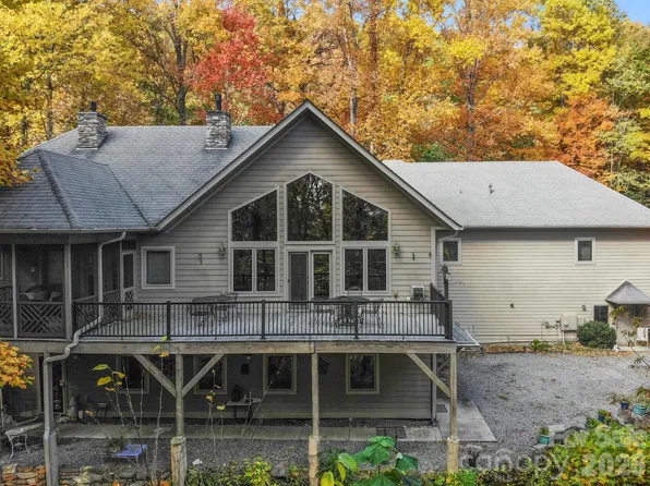 30 Laurel Branch Dr, Black Mountain, NC 28711