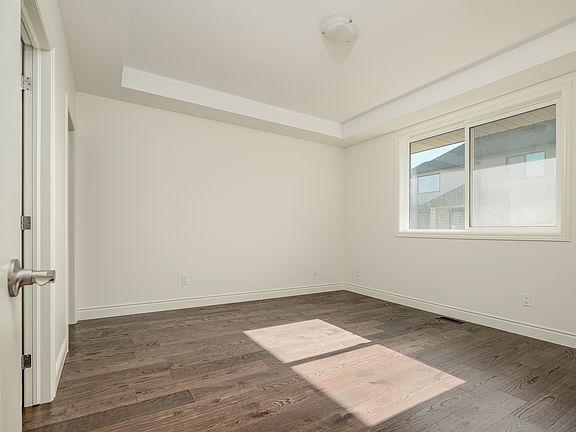 5th image of 172 McLellan Ave Unit B