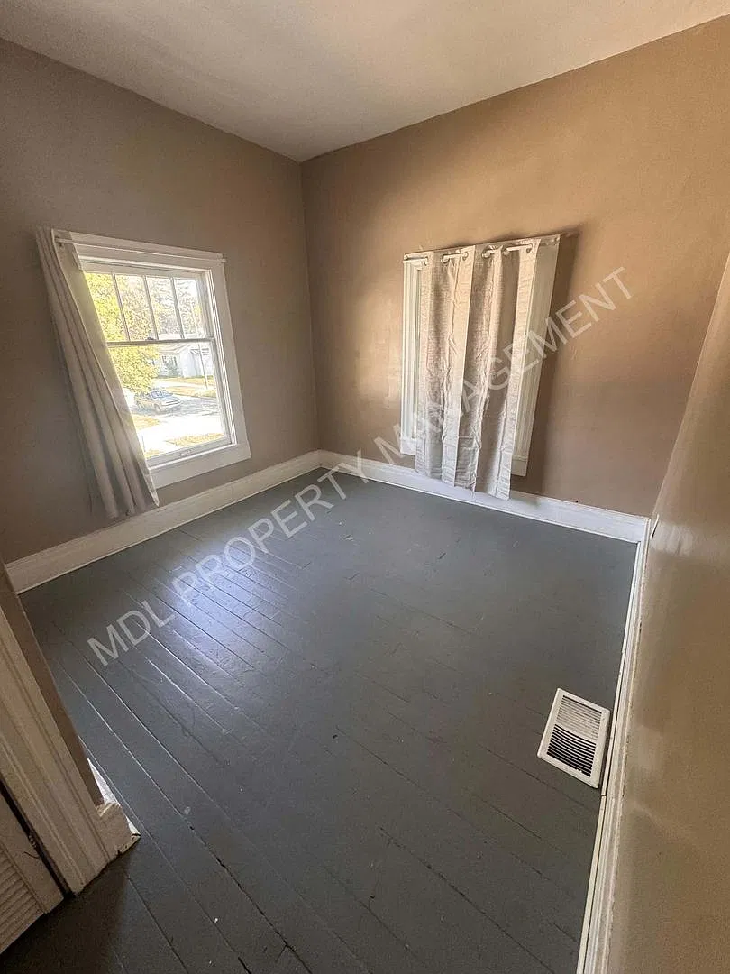 707 N Woodbridge — Photo 3
