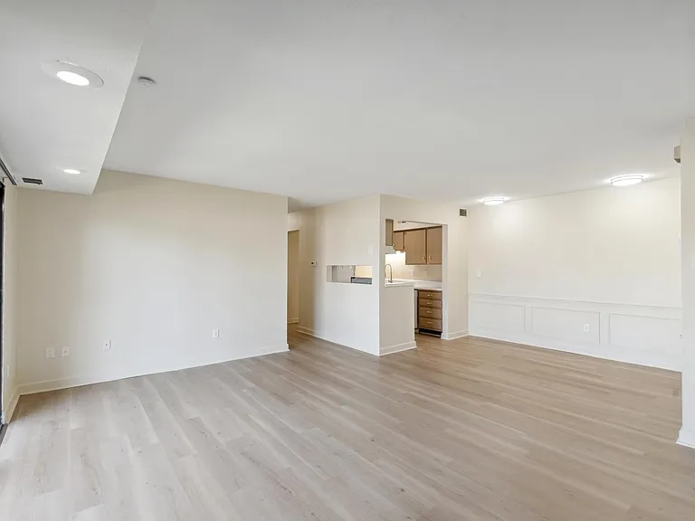 5560 Heatherdowns Blvd #225560 — Photo 4