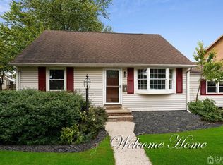 4 Clausen Rd, Edison, NJ 08817