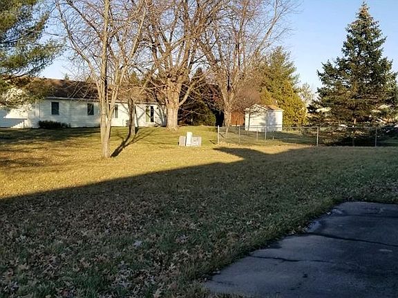 3rd image of 1626 Deerfield Dr