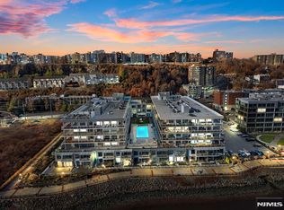 3 Somerset Ln UNIT 518, Edgewater, NJ 07020