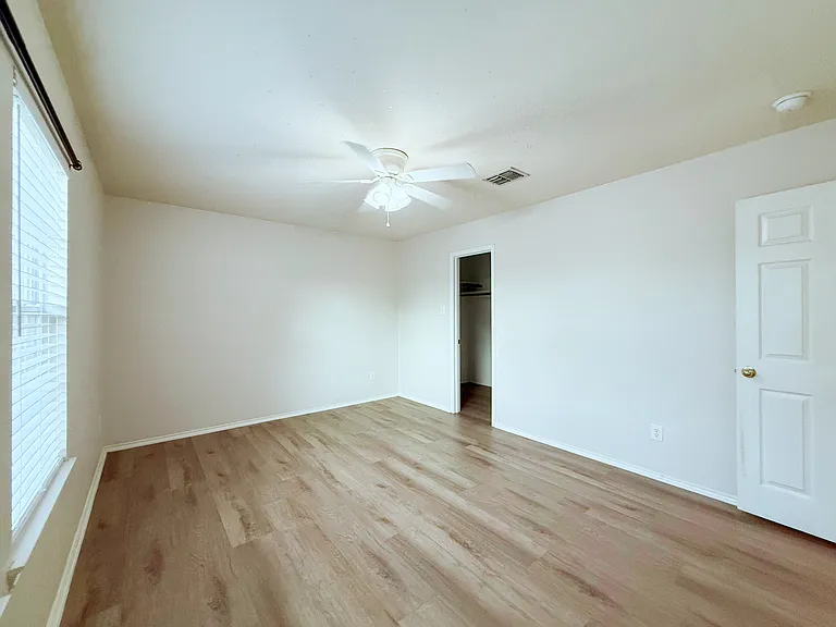 1916 Silver Leaf Dr — Photo 44