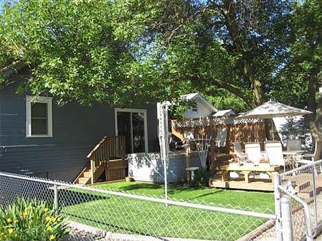3rd image of 3605 Claude Ave