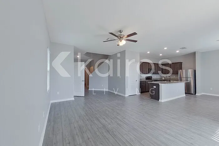 5 bed, 3.5 bath, 2268 sqft, $2,295 — Photo 4