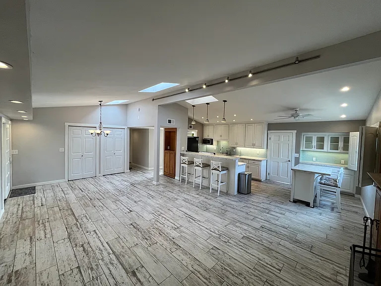1476 Namouna St — Photo 4